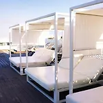 Coral & - Adults Only 4*