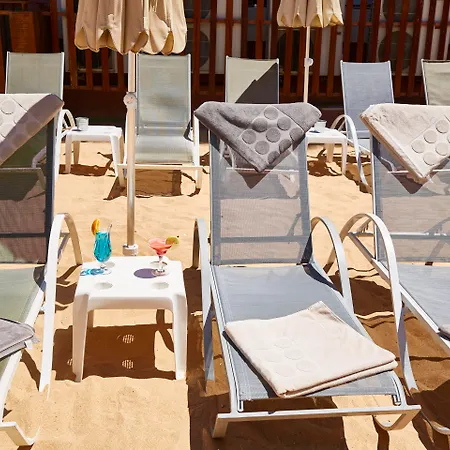 Coral & - Adults Only Otel