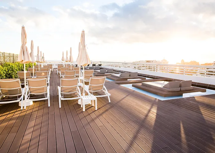 Отель Coral & - Adults Only