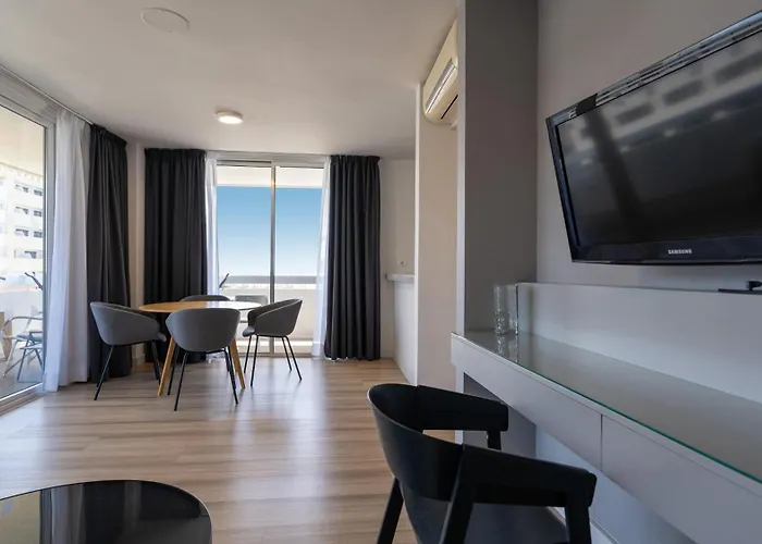 Отель Coral & - Adults Only