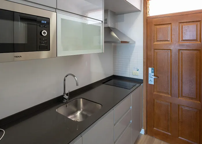 Отель Coral & - Adults Only