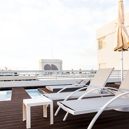 Coral & - Adults Only 4*