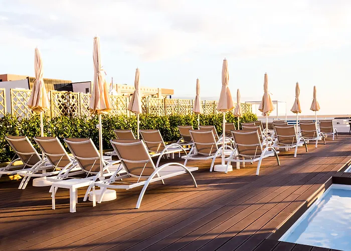 Hotel Coral & - Adults Only